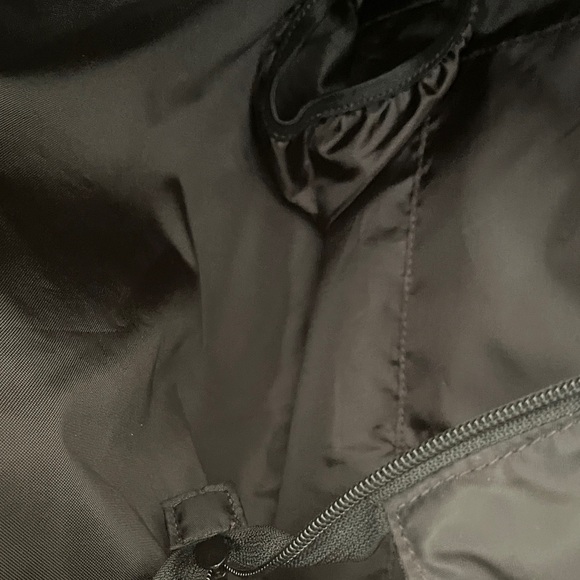 Under Armour Black Duffel Bag - Picture 6 of 7